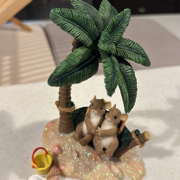 Charming Tails Collectible - Picture 3 of 6